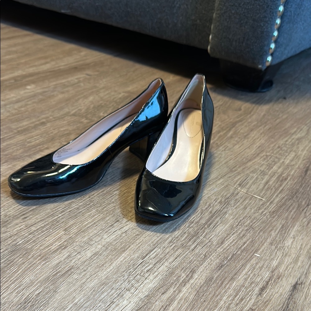 Bandolino Black Patent Leather Heels